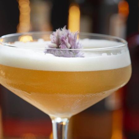 Renaissance Sao Paulo Hotel Luaran gambar A Clover Club cocktail